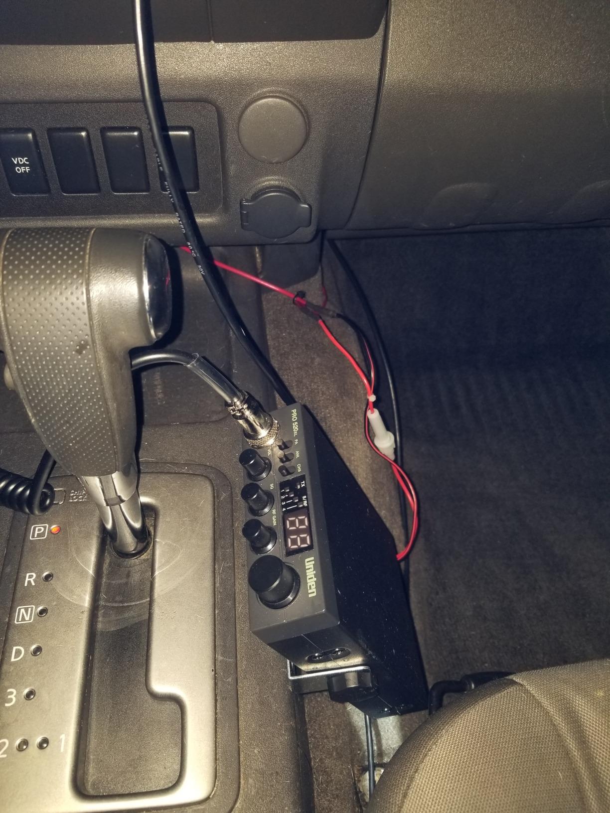 Uniden PRO520XL Pro Series 40-Channel CB Radio. Compact Design. ANL Switch and PA/CB Switch. 7 Watts of Audio Output and Instant Emergency Channel 9. - Black customer photo 2