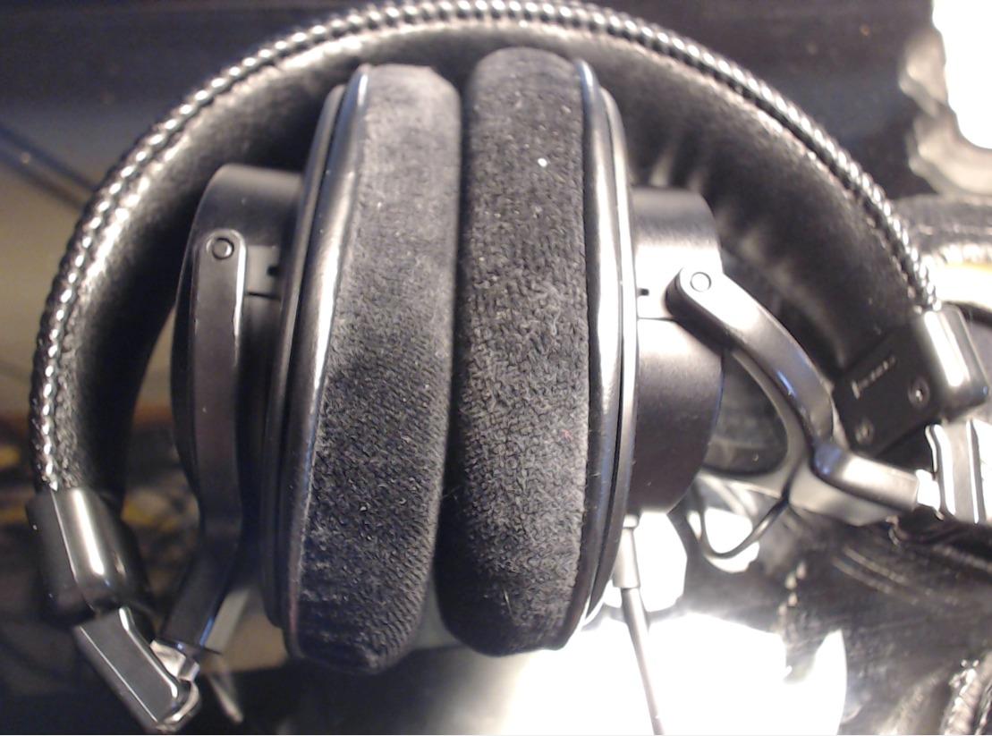 Sony MDR7506 Professional Large Diaphragm Headphone customer photo 1