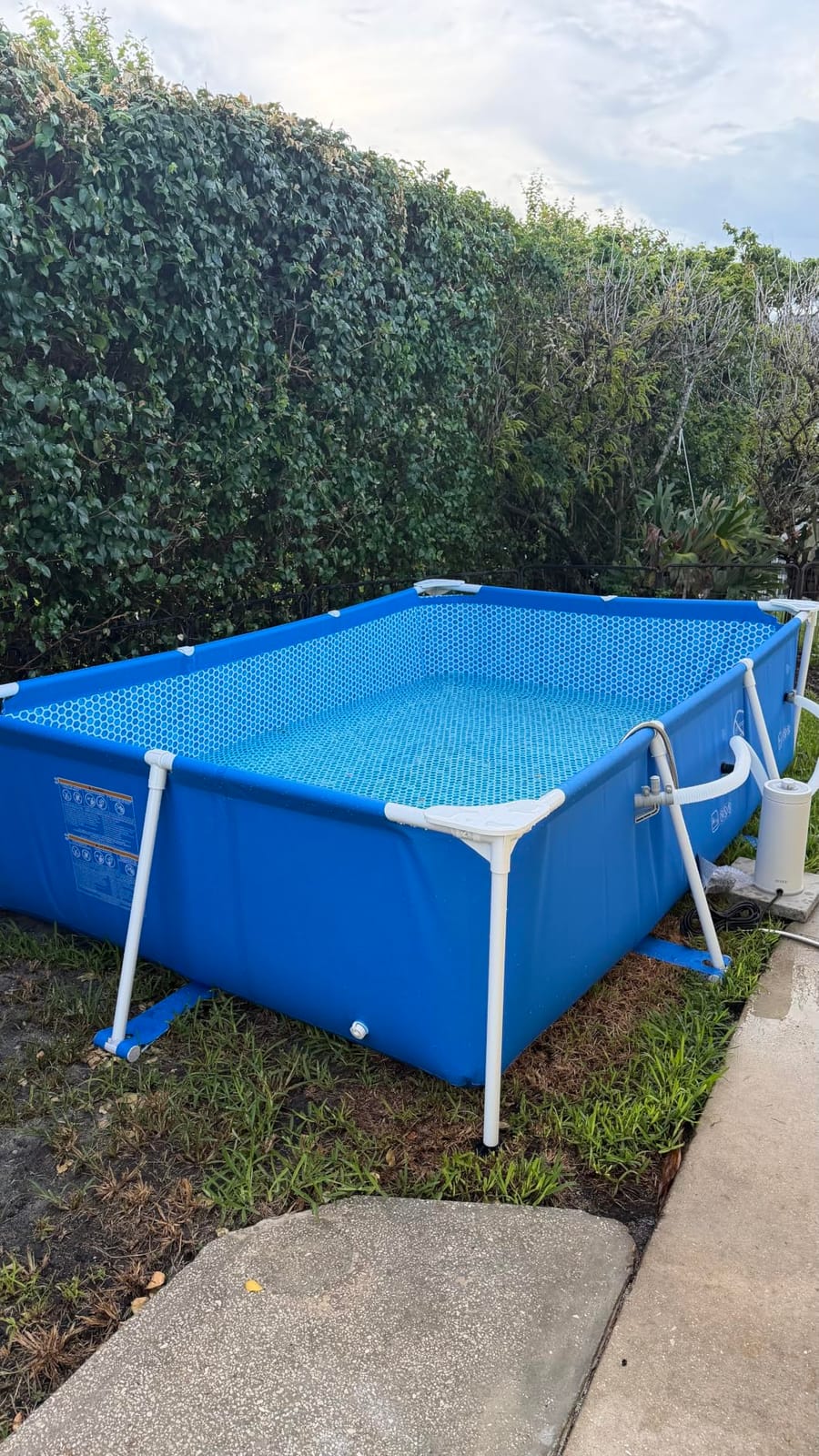 INTEX Metal Frame 14ft 9in x 7ft 3in x 33in Above Ground Swimming Pool customer photo 1