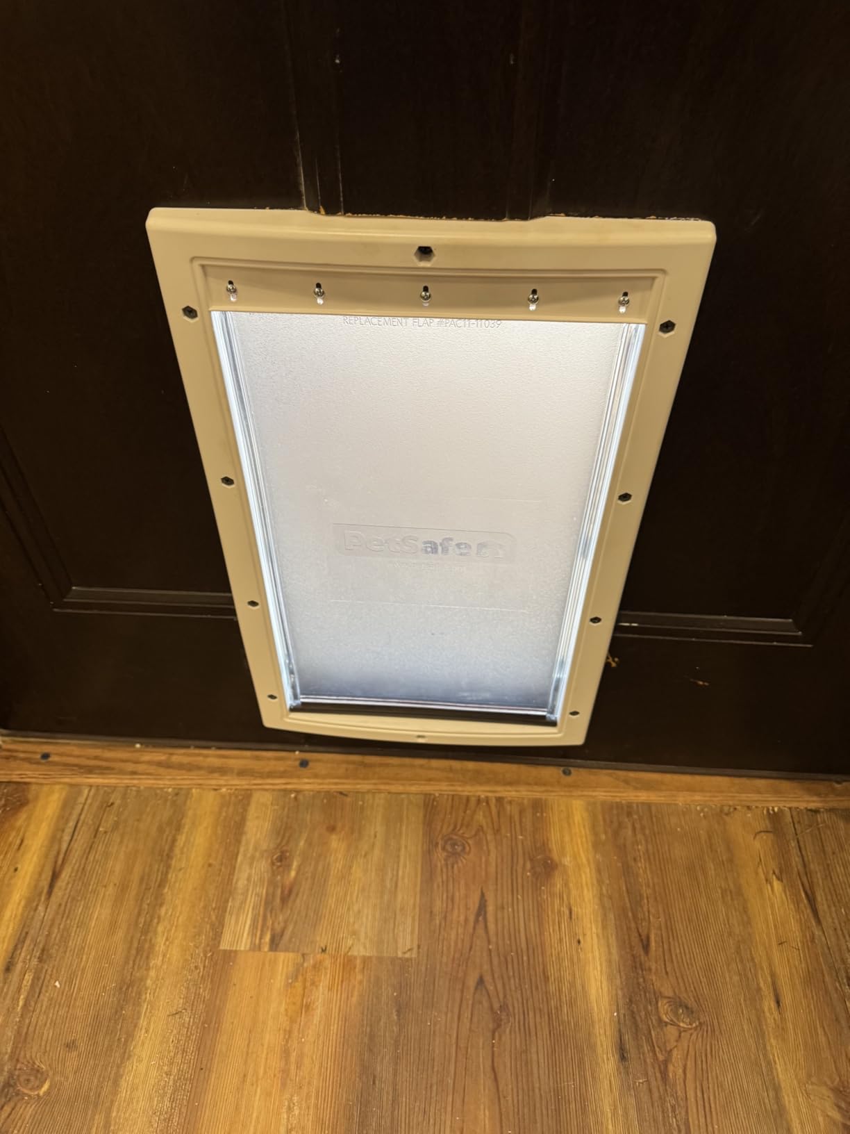 PetSafe Plastic Dog & Cat Door, Pets Up to 220 lb, X-Large customer photo 1