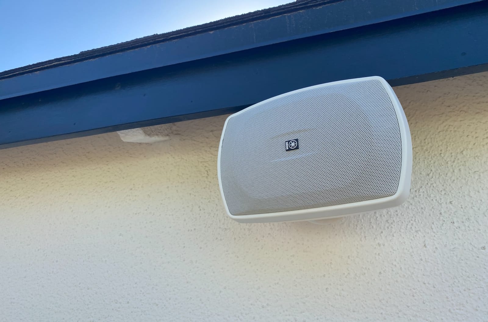 YAMAHA NS-AW190WH 2-Way Indoor/Outdoor Speakers (Pair, White) customer photo 1
