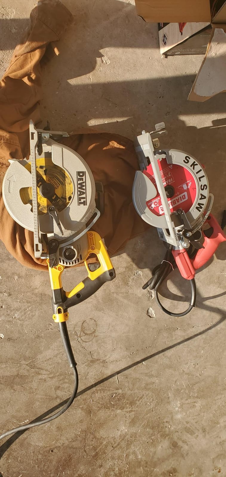 DEWALT Circular Saw, 6-1/2-Inch, TrackSaw Kit (DWS520K) customer photo 1