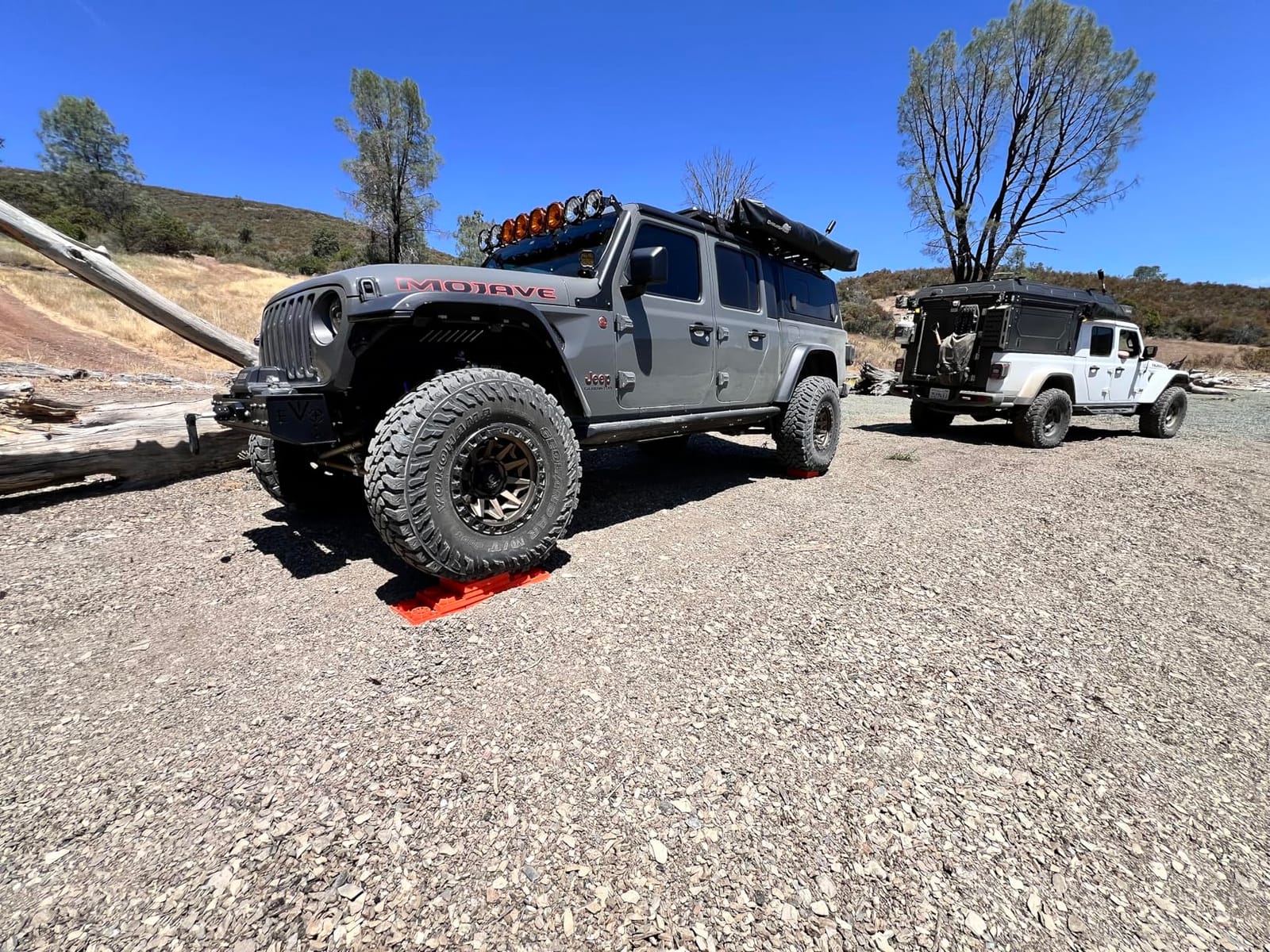 Lynx Levelers 11 Pack Including 1 Lynx Cap Level Top for RV/Trailer/Motorhome/Vanlife Interlocking Leveling Blocks with Storage Bag for Most Leveling and Stabilizing Functions. 00015, Made in USA. customer photo 2