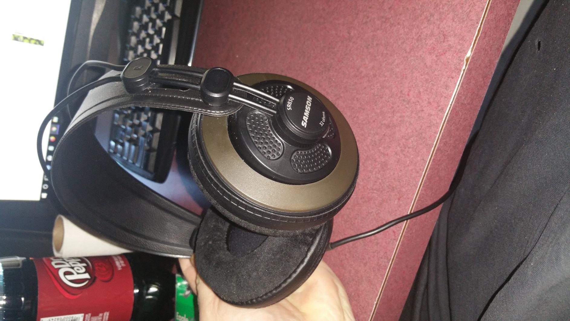 Samson SR850 Professional Studio Reference Headphones customer photo 1