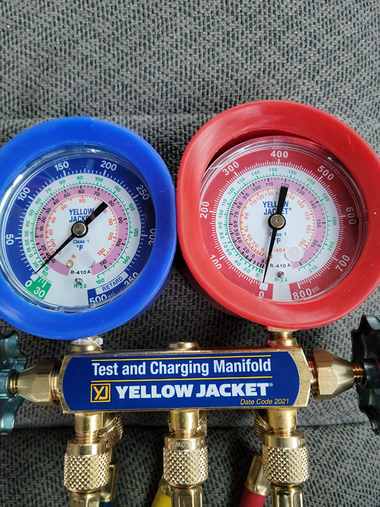 Yellow Jacket Mechanical Manifold Gauge Set, 2 Valve, 3 Hoses, Vacuum Port Size 1/4 in 42004-1 Each customer photo 1