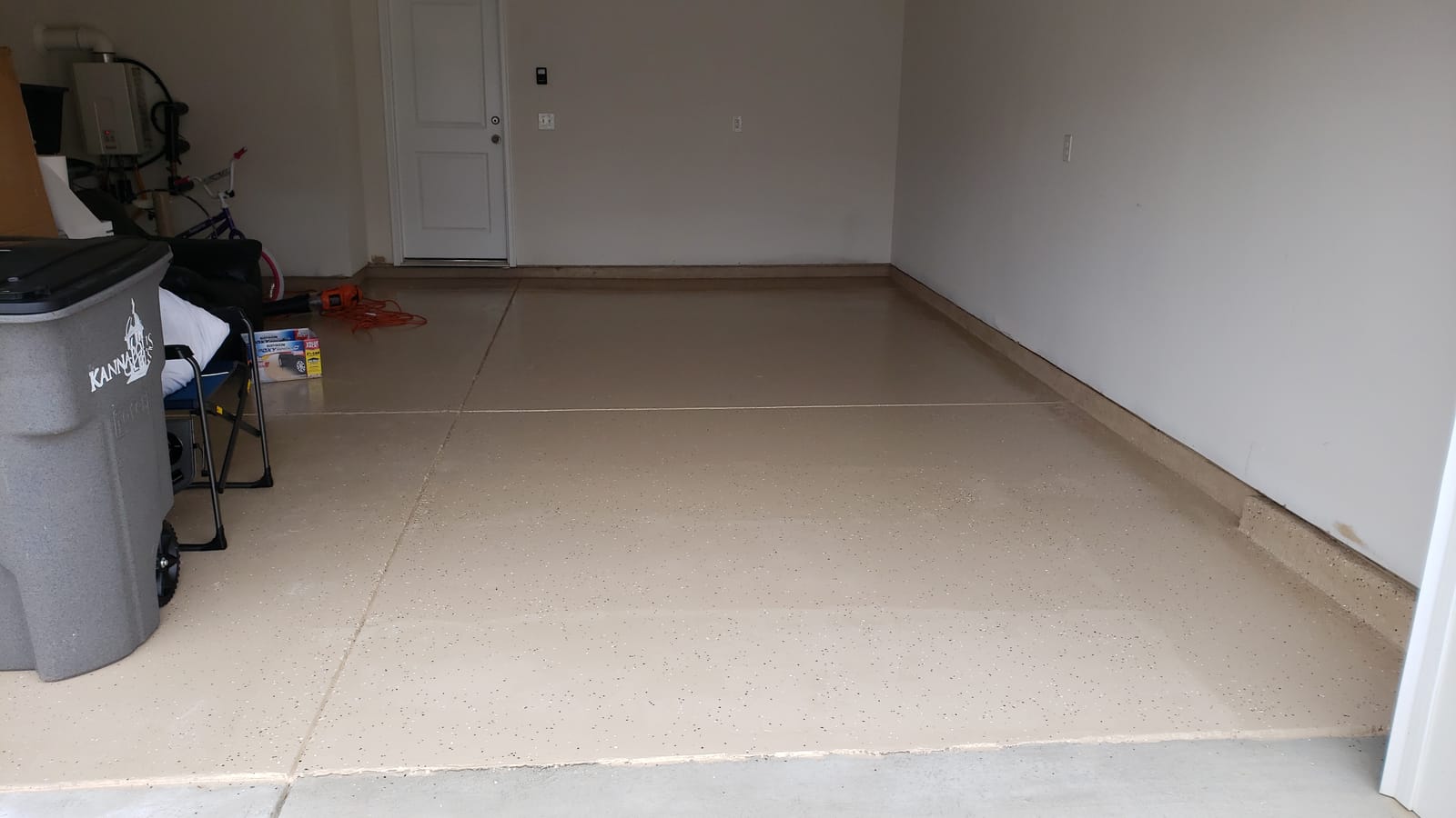 Rust-Oleum EpoxyShield Gloss Tan Garage Floor Coating Kit customer photo 1