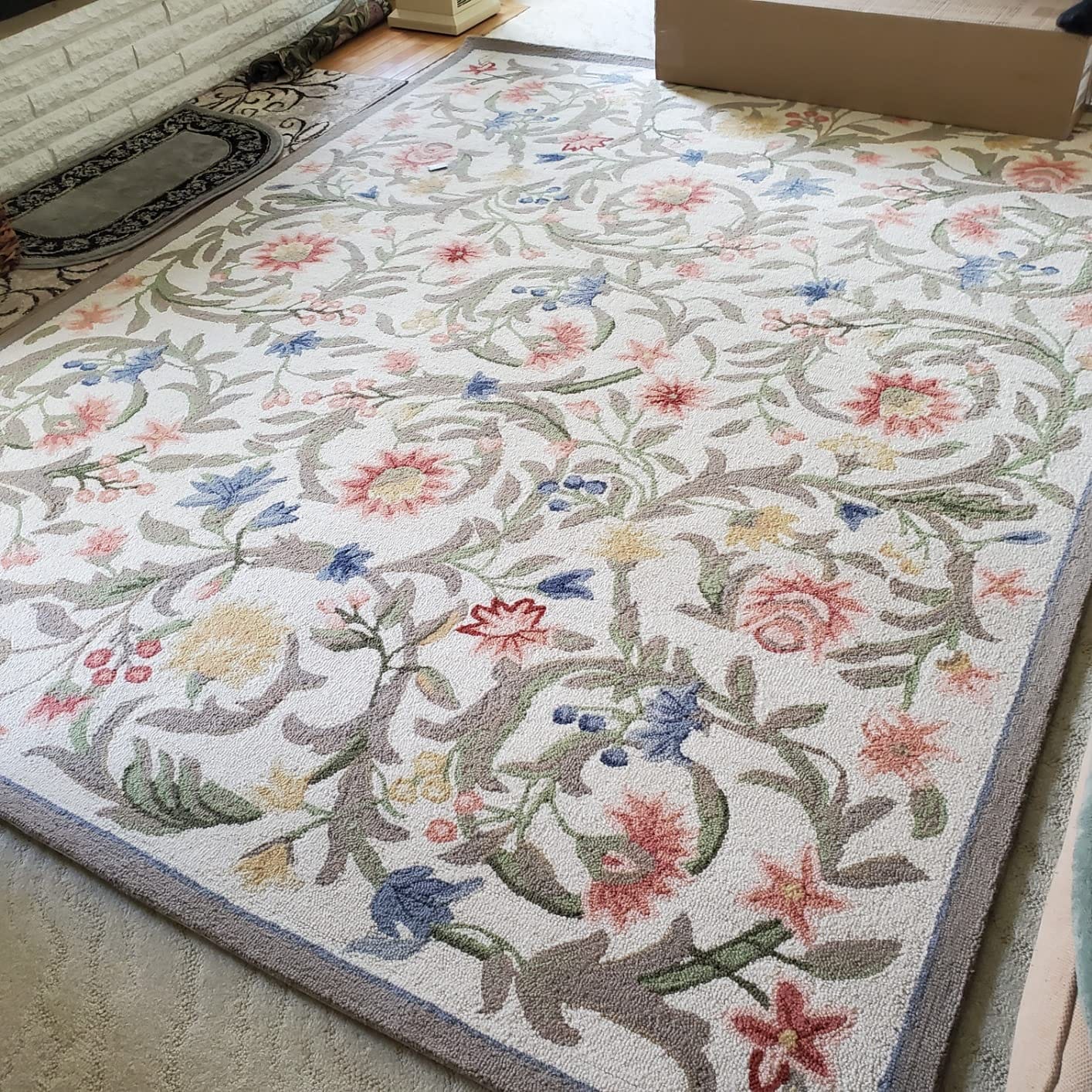 SAFAVIEH Chelsea Collection Area Rug - 9' x 12', Ivory, Hand-Hooked French Country Wool, Ideal for High Traffic Areas in Living Room, Bedroom (HK248A) customer photo 2