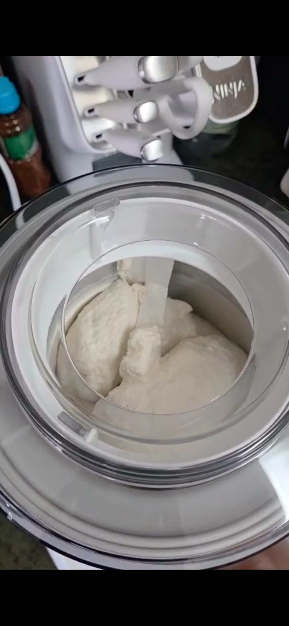 Cuisinart Ice Cream Maker Machine, 1.5 Quart Double Insulated Machine, Sorbet and Frozen Yogurt Maker, Ready in 20 Minutes, ICE-21RP1, Red customer photo 1
