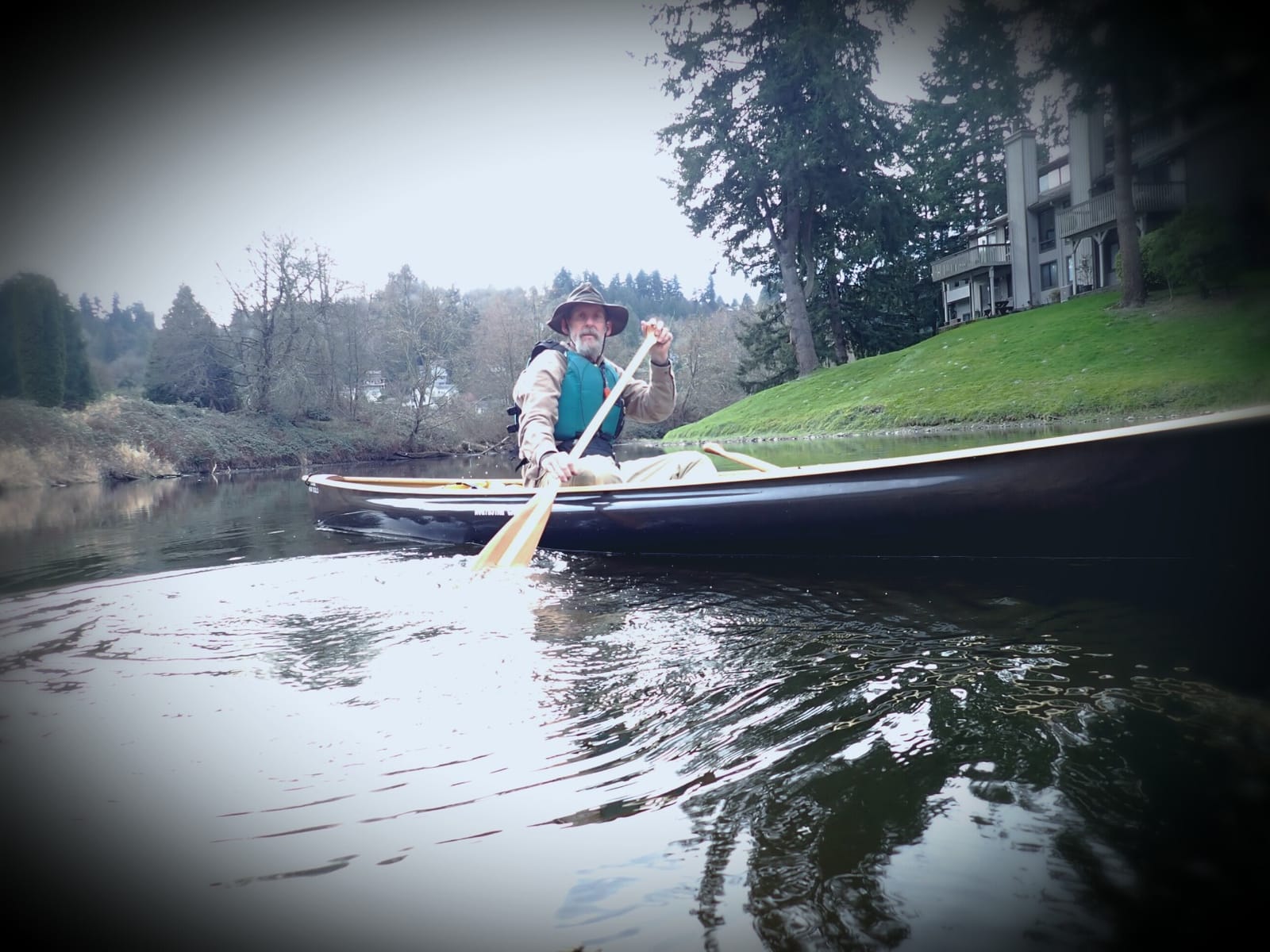 BENDING BRANCHES Beavertail - Recreational Wood Canoe Paddle with Palm Grip customer photo 1
