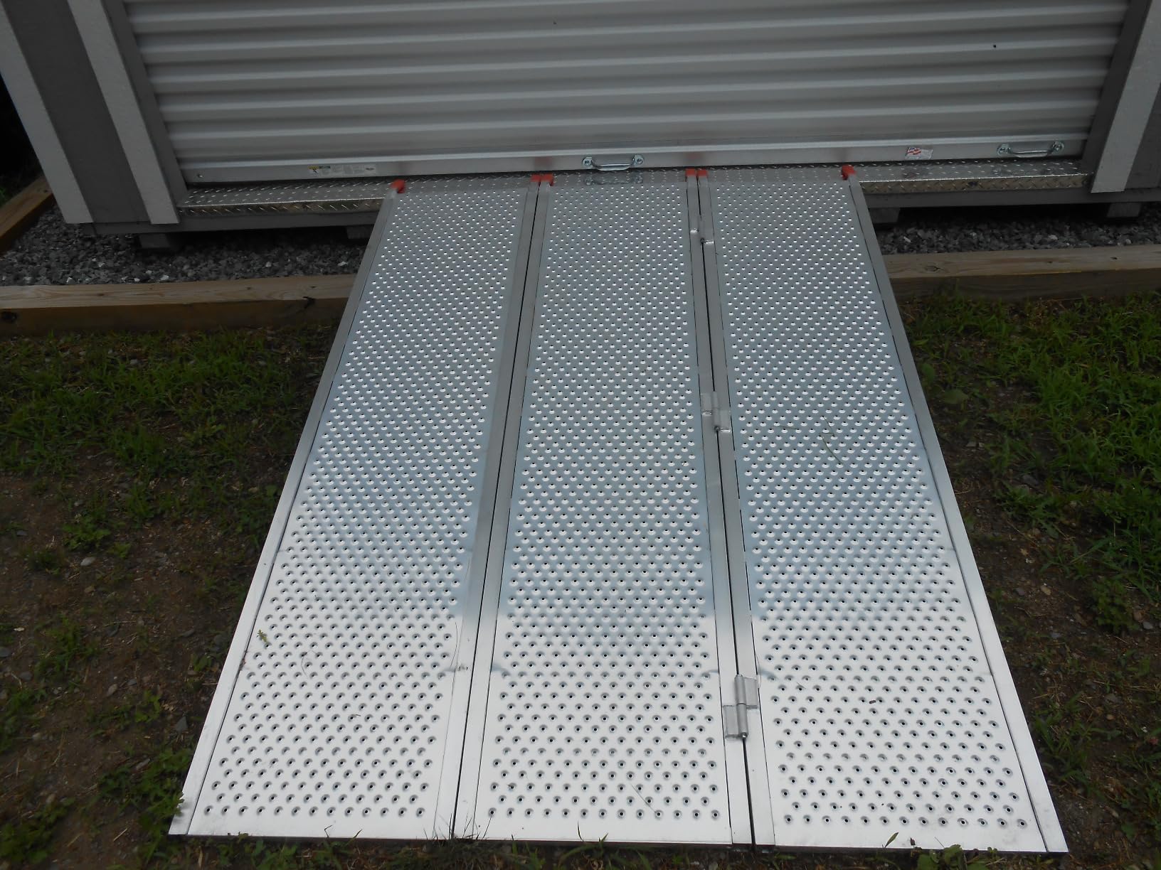 Black Widow Plate-Style Aluminum Extra-Wide Tri-Fold ATV Ramp customer photo 2