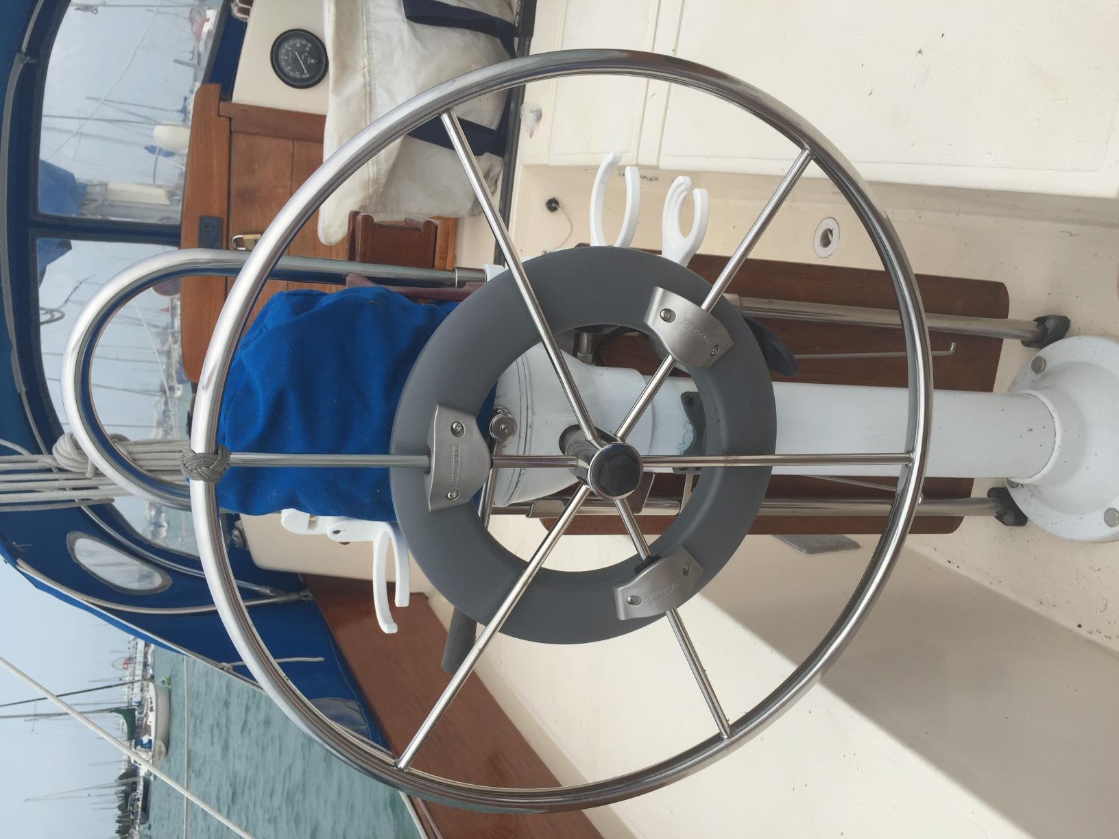 Raymarine EV-100 p70 Wheel Pilot Pack, Gray, Large (T70152) customer photo 1