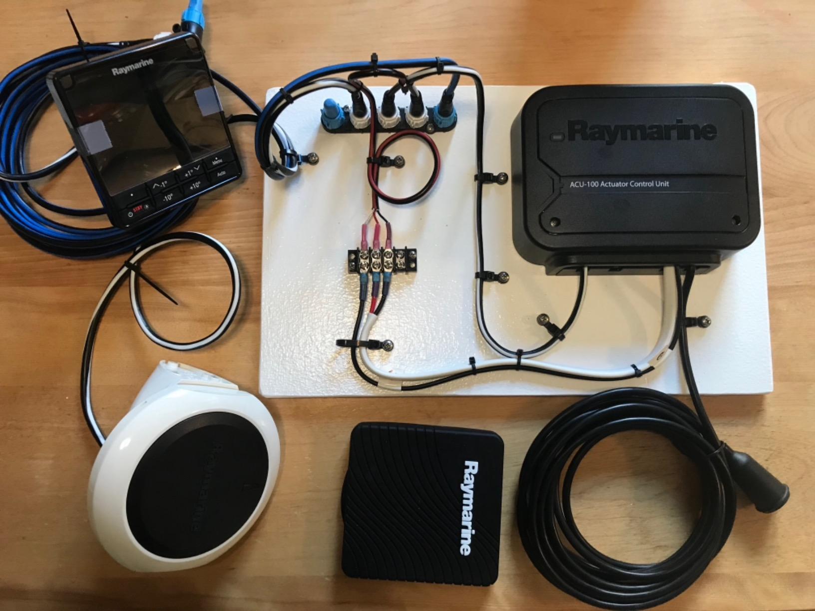 Raymarine EV-100 p70 Wheel Pilot Pack, Gray, Large (T70152) customer photo 2