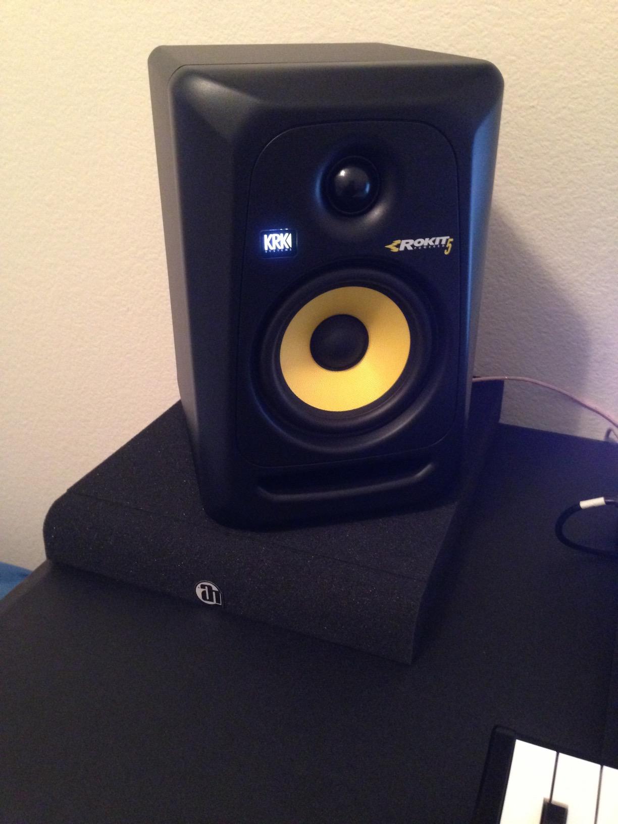 KRK RP5G3- 59107 NA Rokit 5 Generation 3 Powered Studio Monitor - Pair customer photo 1