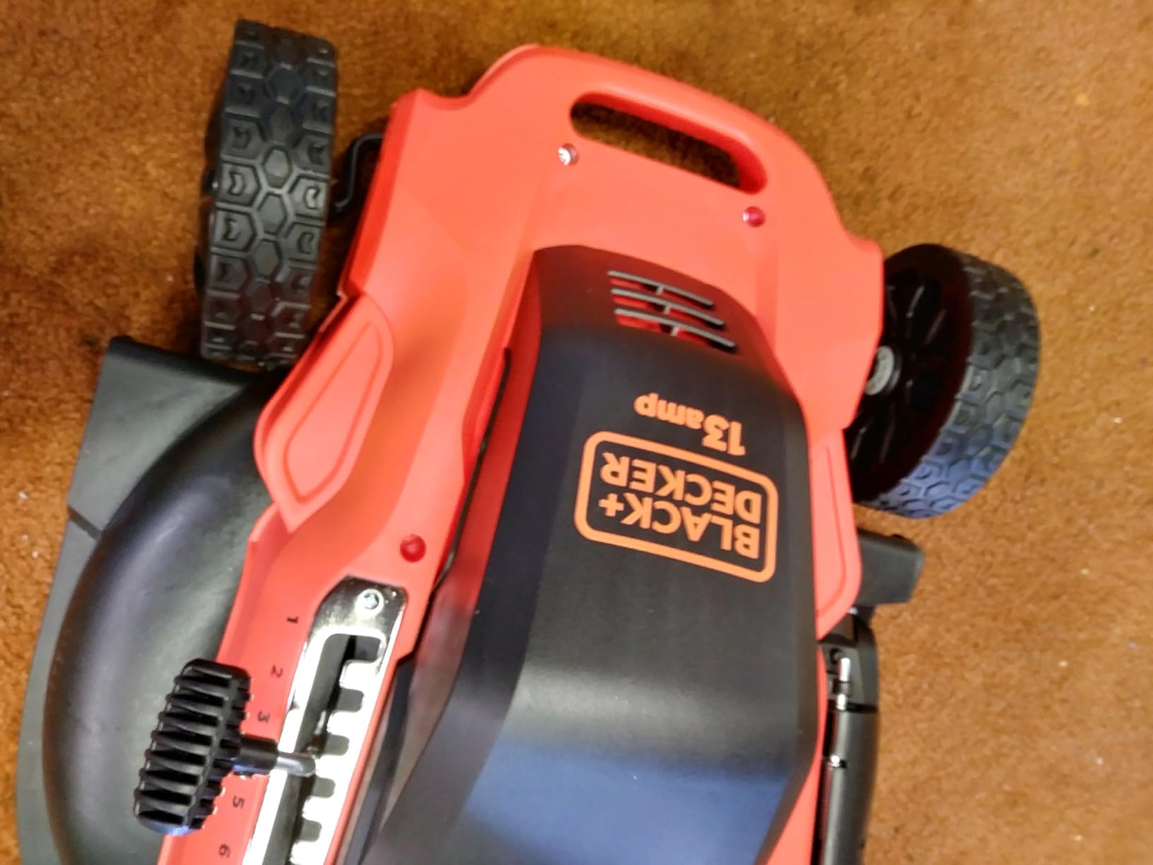 BLACK+DECKER 20-Inch Corded Electric Lawn Mower, Ultra Light Push Mower, 13-Amp High Output Motor, 3 in 1 Cutting Versatility, Tool Free Height Adjustment, 7-setting Cutting Height (MM2000) customer photo 2