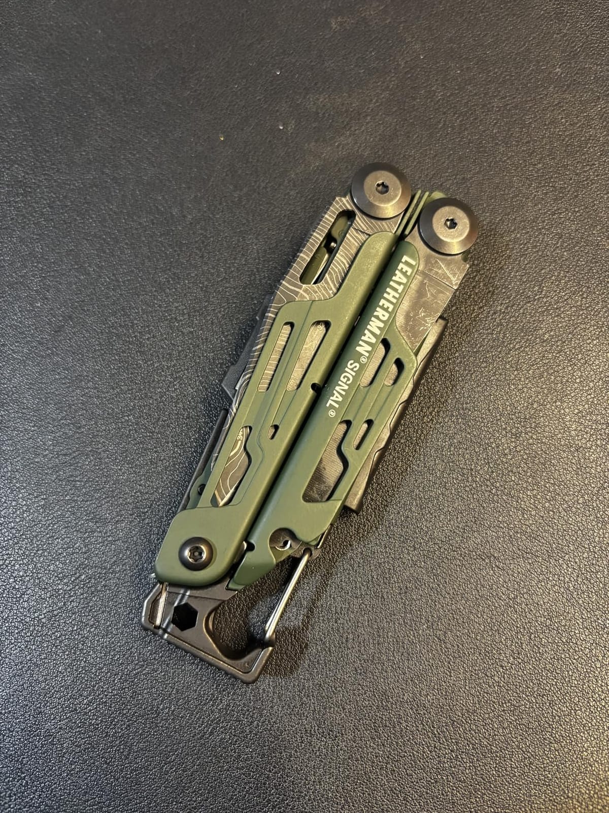 LEATHERMAN, Signal, 19-in-1 Multi-tool for Outdoors, Camping, Hiking, Fishing, Survival, Durable & Lightweight EDC, Made in the USA, Stainless Steel customer photo 1