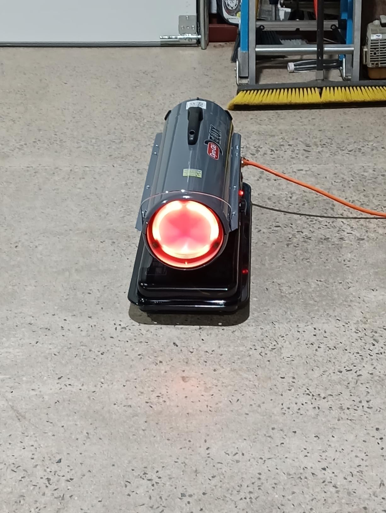 Dyna-Glo Delux KFA80DGD 80,000 BTU Kerosene Forced Air Heater customer photo 2