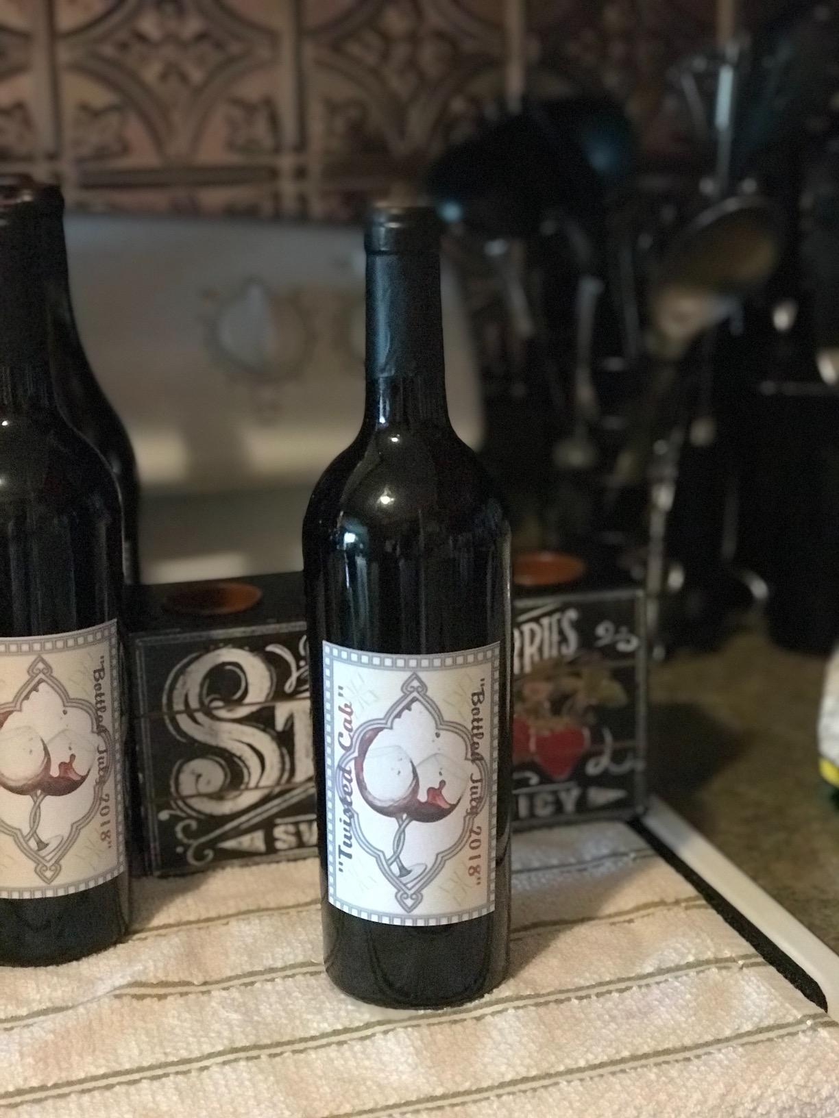 Wild Grapes DIY Wine Making Kits, Cabernet Sauvignon, Makes up to 30x750mL customer photo 1