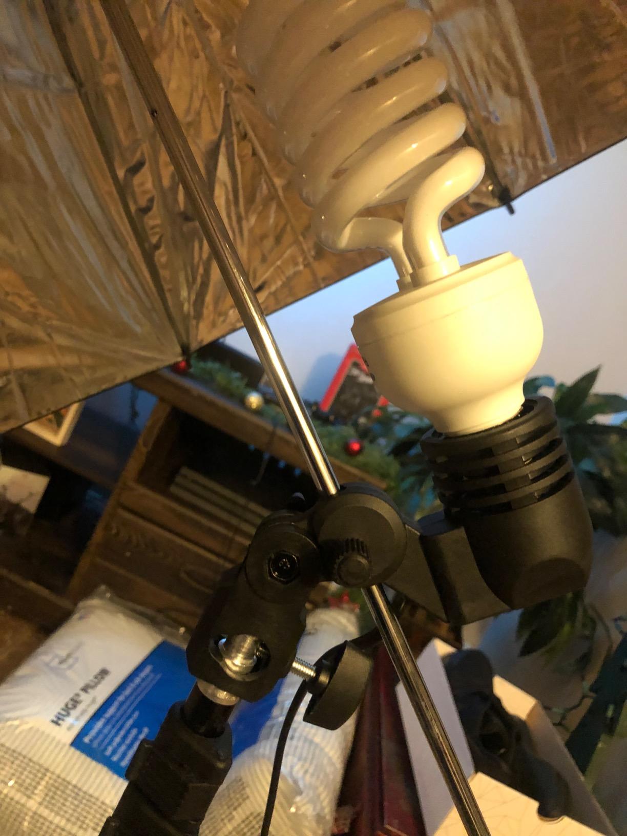 EMART Umbrella Photography Lighting Kit with 45W 5500K Bulb for Studio customer photo 1