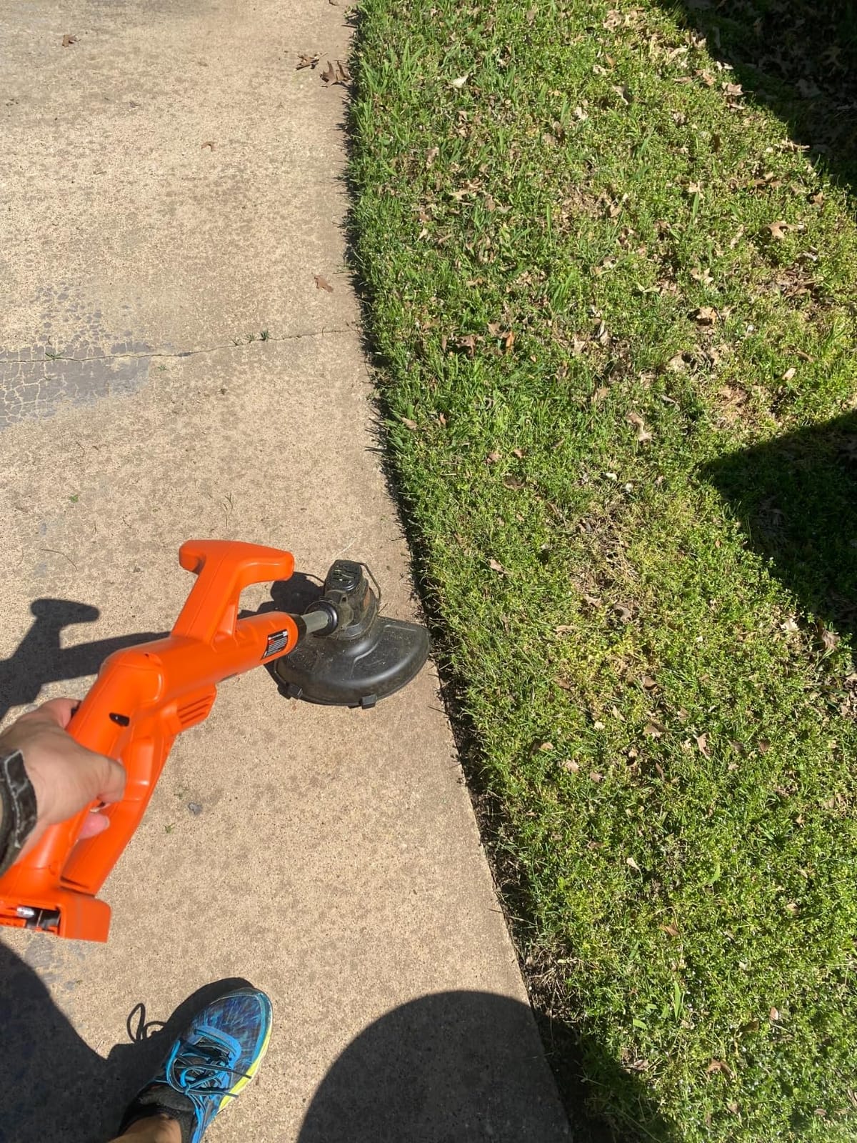 BLACK+DECKER 20V MAX Weed Eater, Edger and Sweeper Combo, Includes 2 Batteries and Charger, Cordless Electric Weed Wacker and 130 Mph Hard Surface Leaf Blower, 10 in. (LCC222) customer photo 2