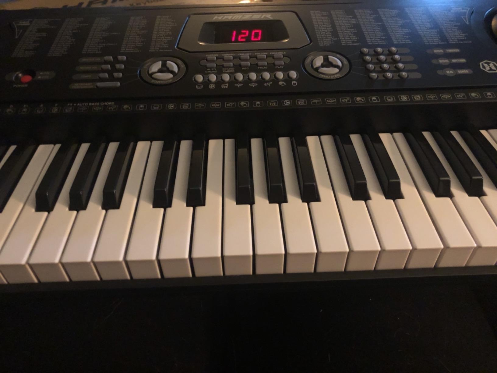 Hamzer 61 Key Beginner Electronic Keyboard Piano with Built-In Speakers, Portable Digital Piano Keyboard Includes Microphone and Keynote Stickers customer photo 1