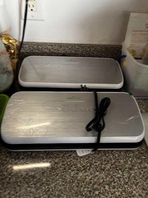 NutriChef Food Vacuum Sealer Machine - Automatic Air Sealing System for Dry & Moist Foods, LED Touch Controls, Includes Vacuum Bags, Hose & Wine Stopper, High Suction Power, 14
