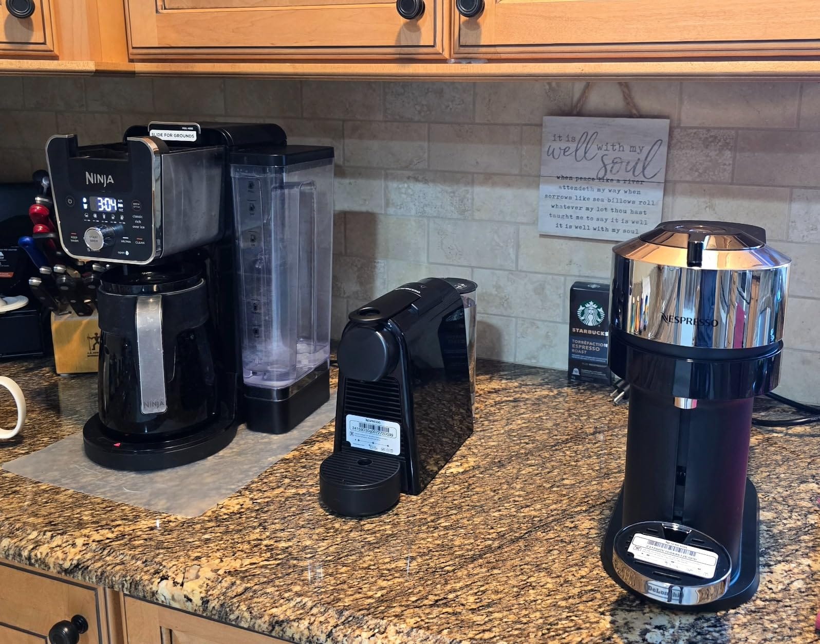 Nespresso Essenza Mini Coffee and Espresso Machine by De'Longhi, 1150 watts, 110ml, Black | Piano black compact espresso machine with 19 bar pressure, 25 second heat-up and 2 programmable cup sizes: Espresso, Lungo. customer photo 2