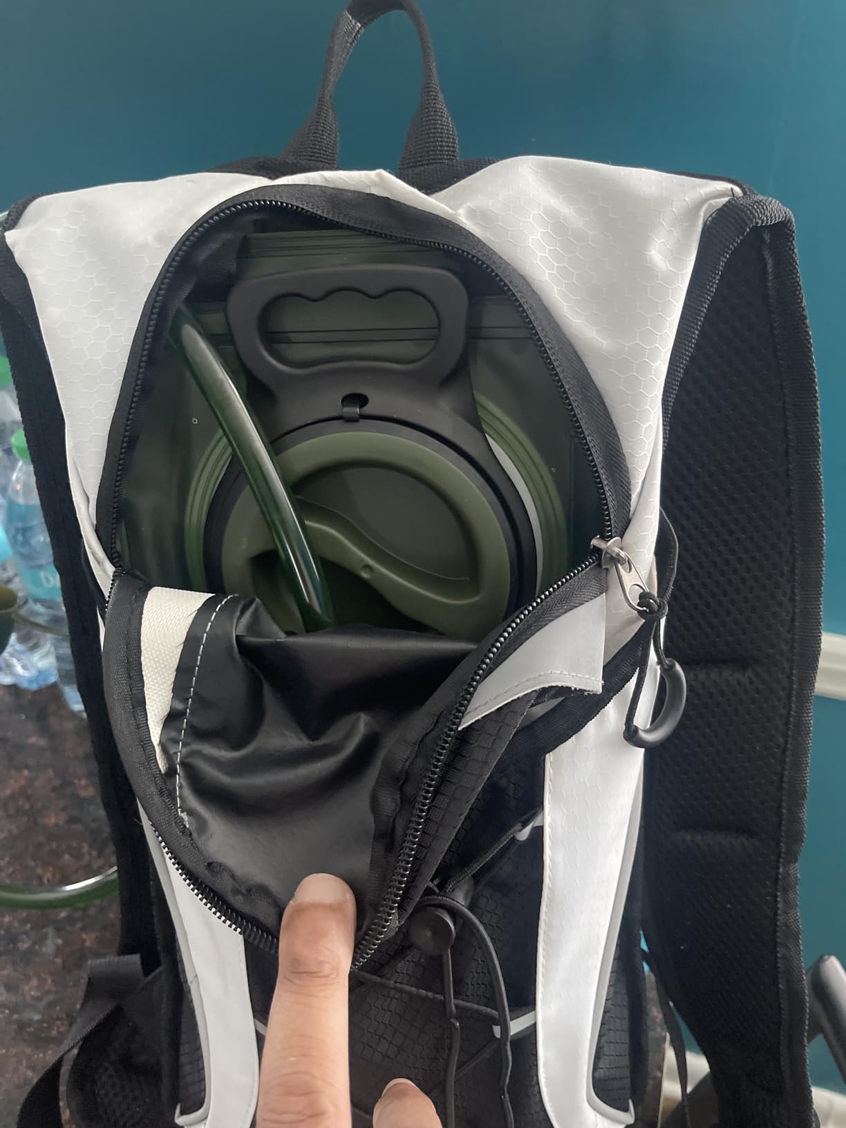 Hydration Bladder, 1.5-2-3L Water Bladder for Hiking Backpack, BPA-Free Leak Proof Water Reservoir Storage Bag, Water Pouch Hydration Pack for Camping Cycling Running customer photo 1