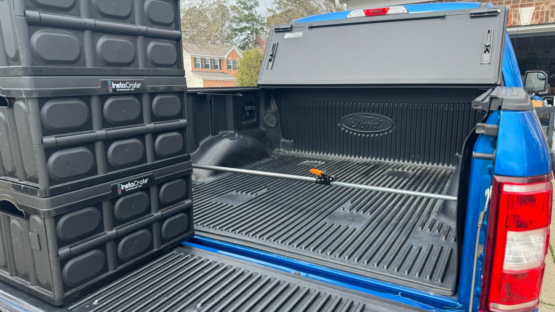 RealTruck BAK BAKFlip MX4 Hard Folding Truck Bed Tonneau Cover | 448329 | Fits 2015-2020 Ford F-150 5' 7