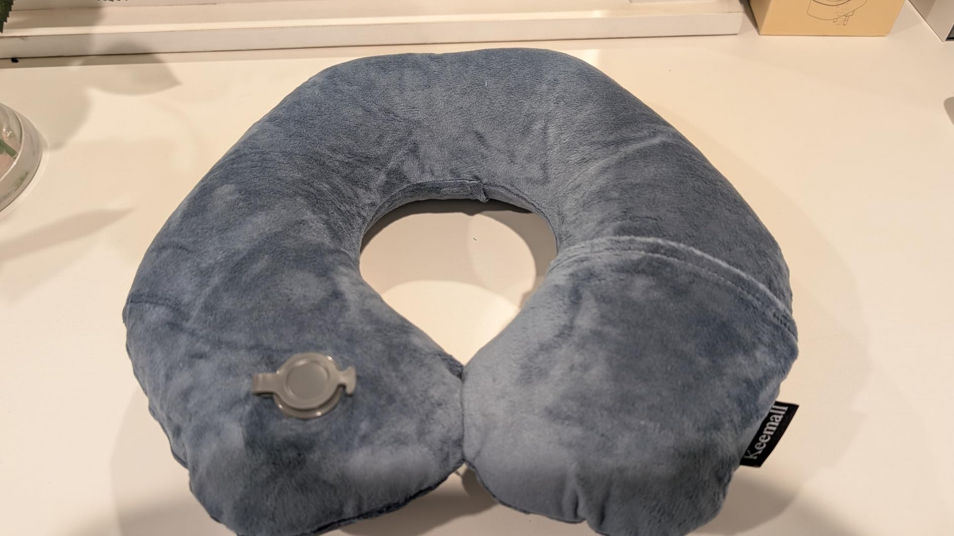 Keemall Portable Inflatable Travel Neck Pillow for Airplane, Car & Office | Compact Blow-Up U-Shaped Neck & Shoulder Support with Washable Pillowcase, Ideal for Plane, Train, Home Relaxation & Office Naps customer photo 1