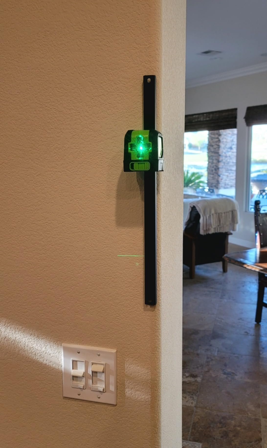 Huepar Laser Level, 100Ft Self Leveling Green Cross Line Laser | Indoor Use for Picture Hanging, Tile, Decoration & DIY Construction – 360° Magnetic Base & AA Battery customer photo 2