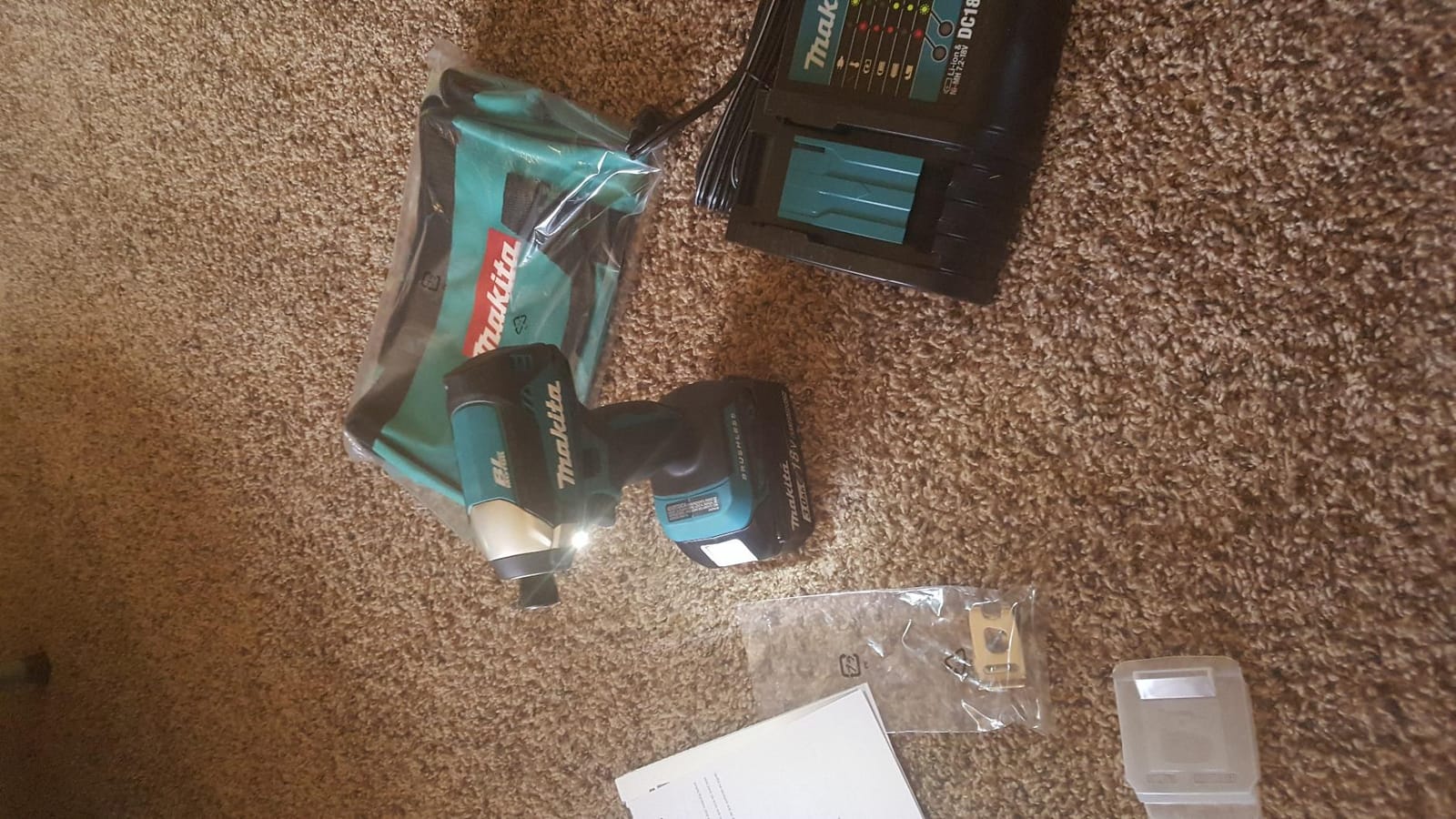 Makita XDT131 18V LXT® Lithium-Ion Brushless Cordless Impact Driver Kit (3.0Ah) customer photo 2