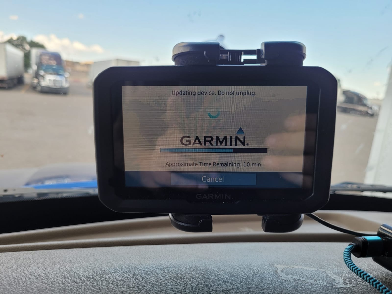 Garmin dezl 580 LMT-S, Truck GPS Navigator with 5-inch Display, Free Lifetime Map Updates, Live Traffic and Weather customer photo 2