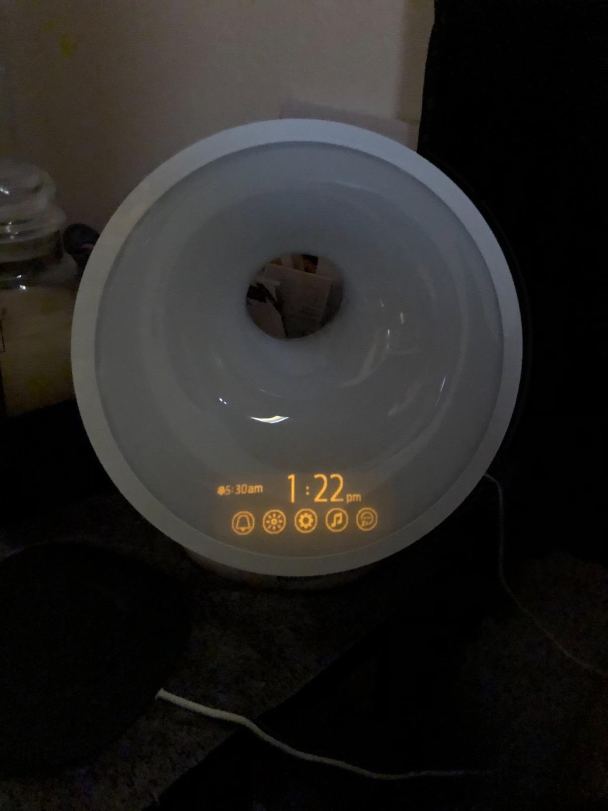 PHILIPS SmartSleep Sleep and Wake-Up Light, Simulated Sunrise and Sunset, Multiple Lights and Sounds, RelaxBreathe to Sleep, HF3650/60 customer photo 2