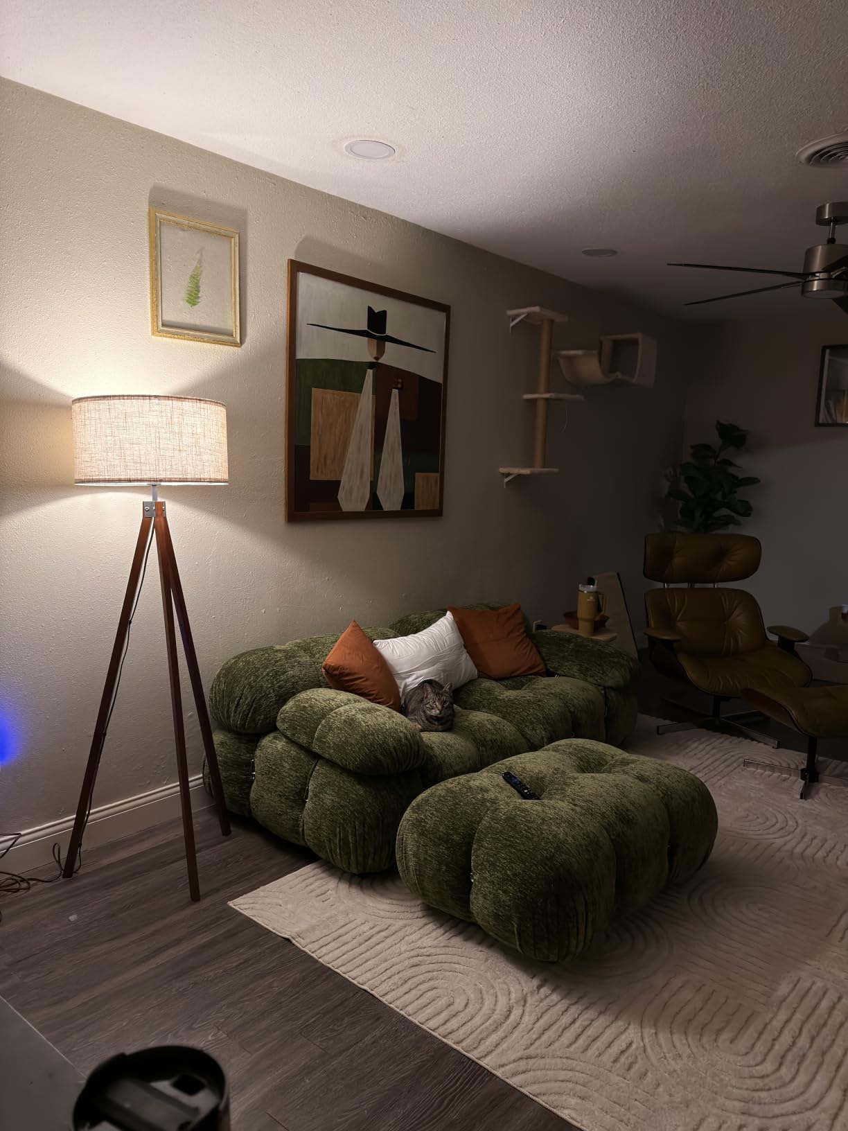 LEPOWER Tripod Floor Lamp Mid Century Modern Standing Lamps for Living Room | Light-Diffusing Linen Shade, Premium Rubberwood Tripod with E26 Base, Adding Warmth to Bedroom, Office & Study Corner Brown customer photo 2