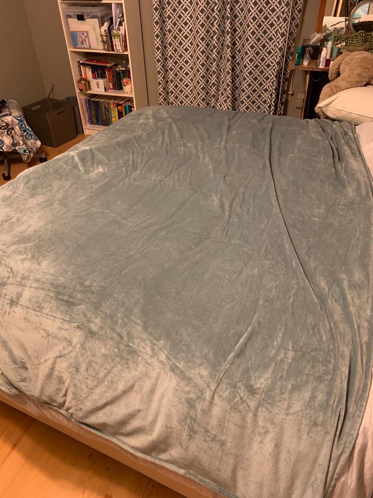 YnM Fuzzy Duvet Cover for Weighted Blankets with 8 Strings (Dark Grey, 60''x80'') customer photo 1