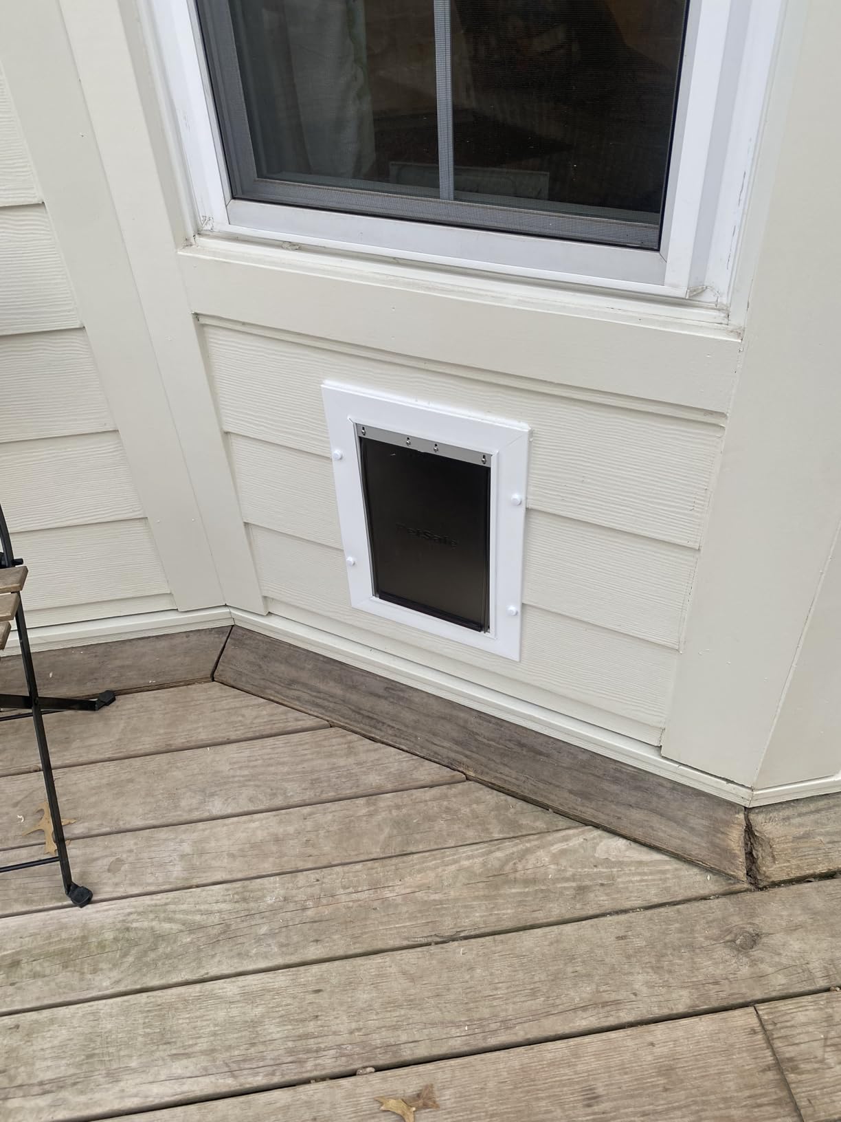 PetSafe Wall Entry Pet Door, Telescoping, Dogs up to 100 lb, Large customer photo 1