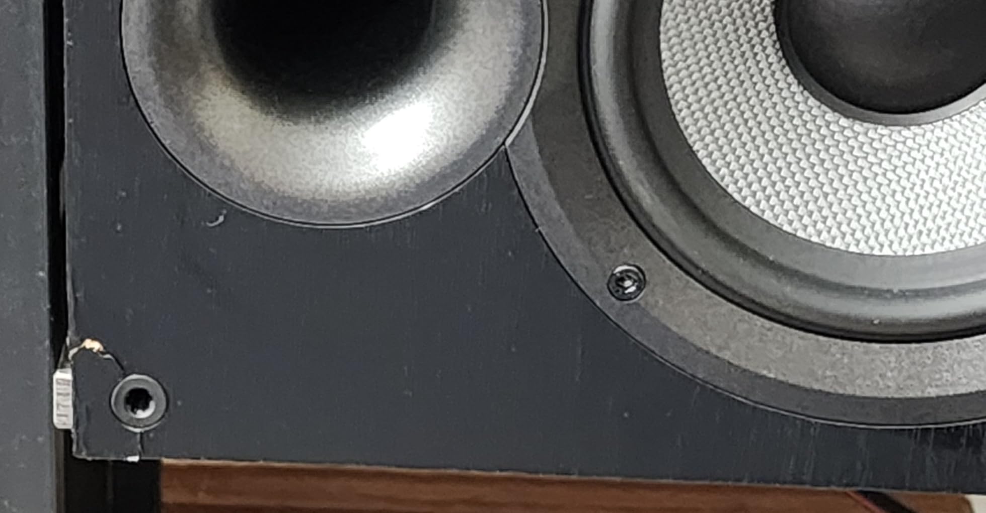 ELAC Debut 2.0 C5.2 Center Channel Speaker, Black - 1” Cloth Dome Tweeter & Dual 5.25” Aramid Fiber Woofers - 2-Way Bass Reflex - Up to 35,000 Hz Response customer photo 2