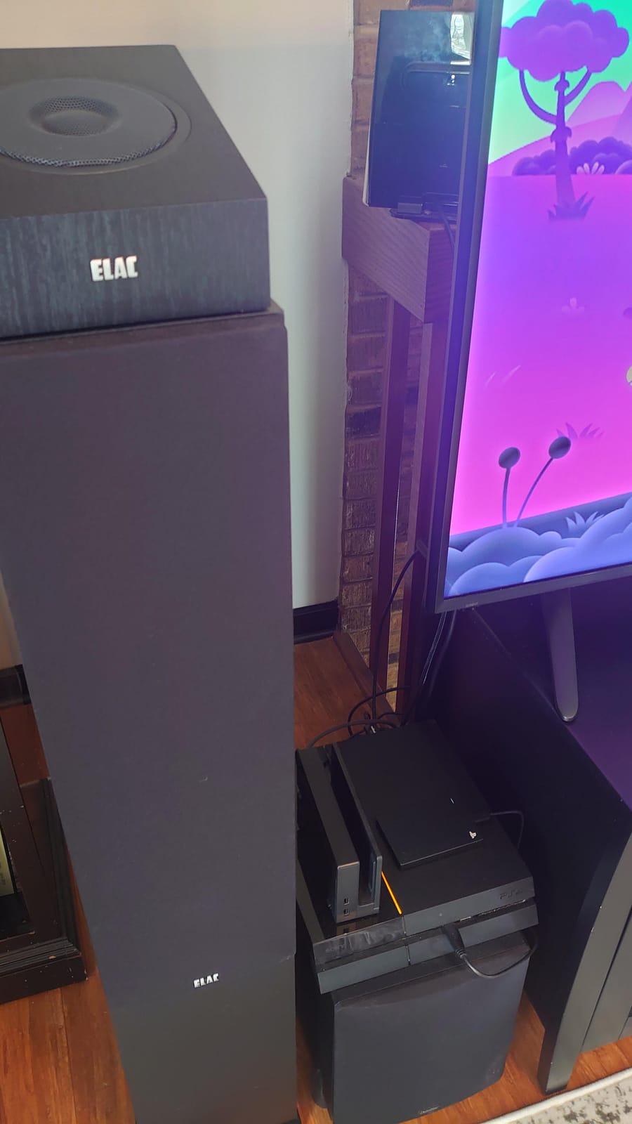 ELAC Debut 2.0 F5.2 Floorstanding Speaker, Black (Each) - 1” Cloth Dome Tweeter & Triple 5.25” Aramid Fiber Woofers - 3-Way Bass Reflex - Up to 35,000 Hz Response customer photo 1