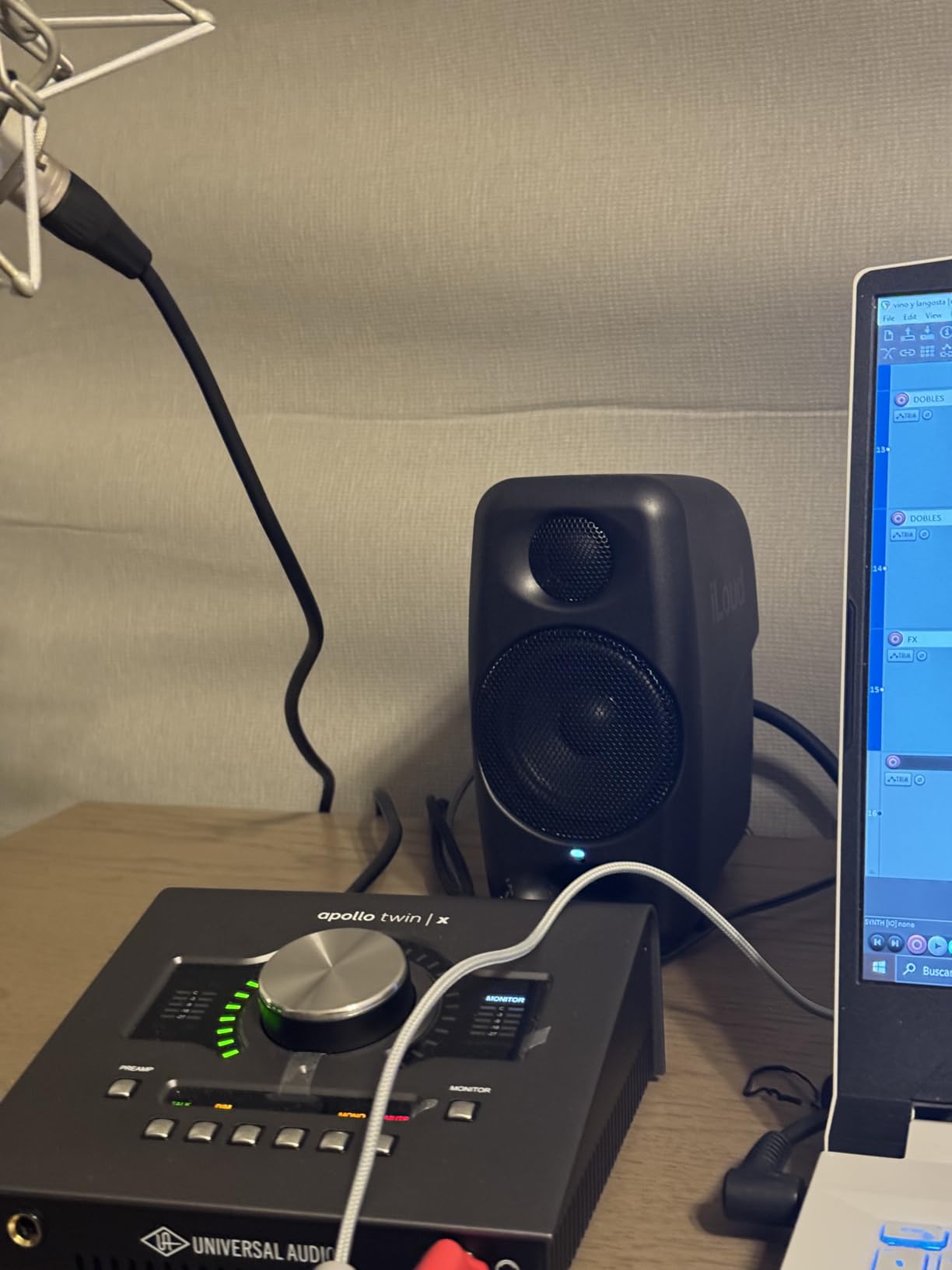 IK Multimedia iLoud Micro Monitor White 50 watt Portable Wireless Bluetooth Studio Reference Monitors, Dual Speakers for Music Production, Mixing, Mastering, Composing, producing and DJs customer photo 2