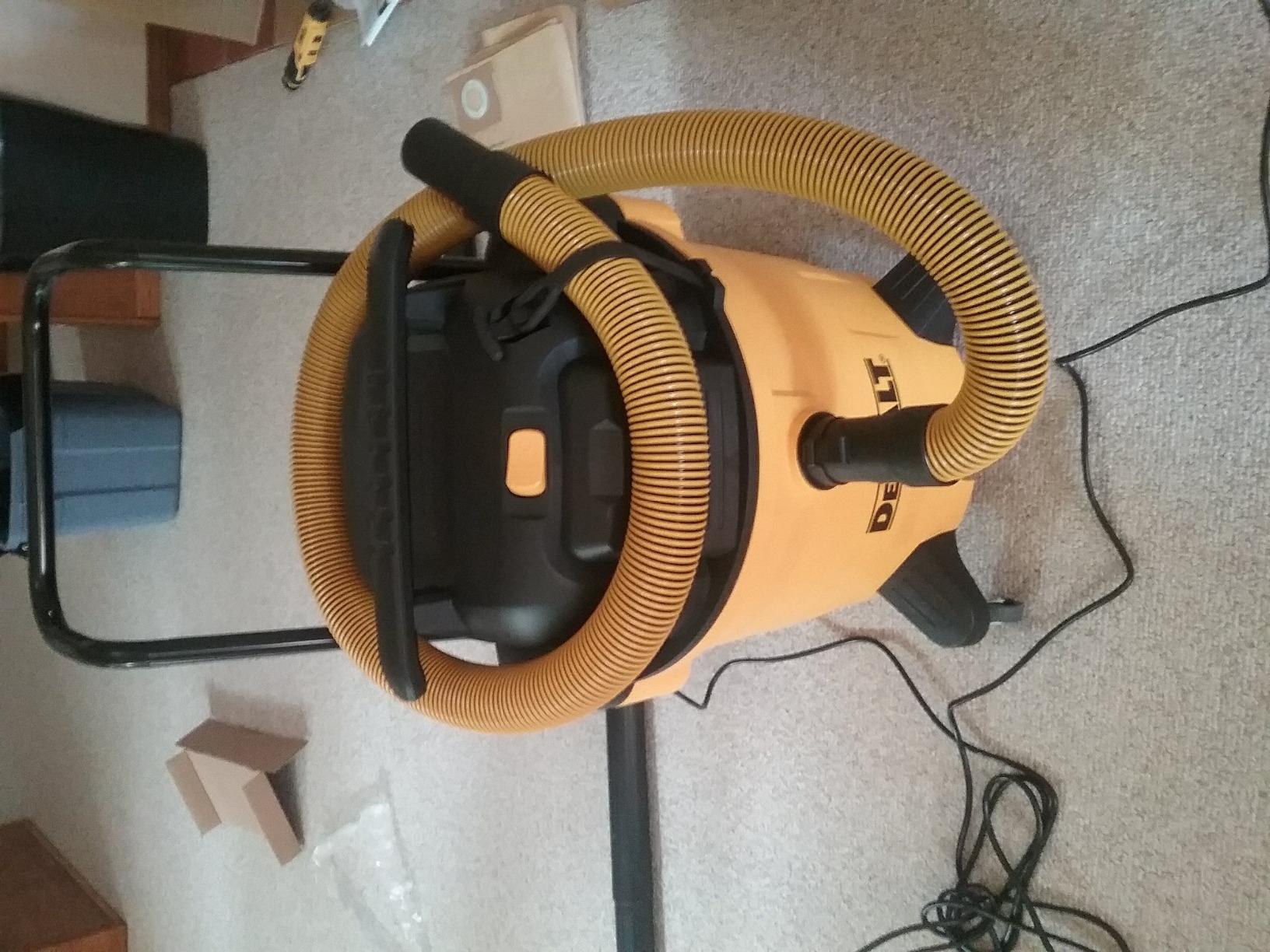 DEWALT 16 Gal 6.5 HP 116CFM Wet Dry Vacuum with Blower and Muffler DXV16PA customer photo 1