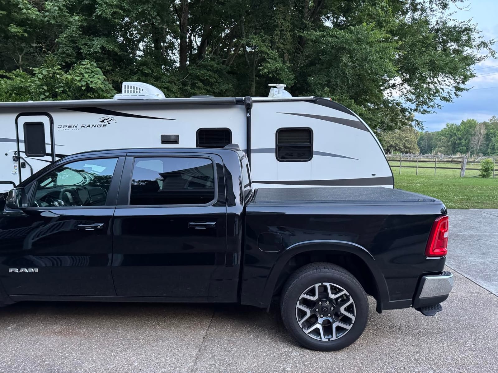 Gator Soft Roll-Up Truck Bed Tonneau Cover w/ Gear Straps | 138693 | Fits 2019 - 2026 Dodge Ram 1500 (New Body Style) WON'T Fit Multi-Function (Split) Tailgate or RAMBox 6' 4