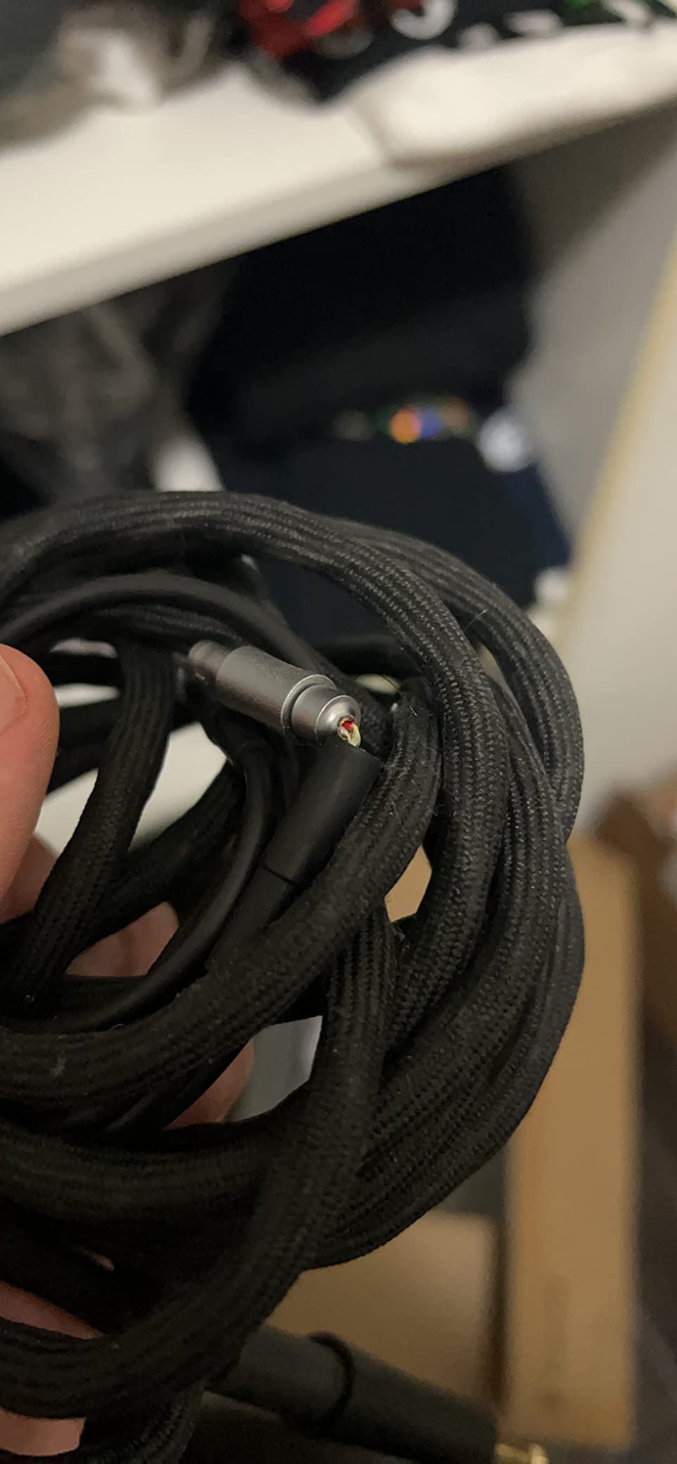 SENNHEISER HD 820 Over-the-Ear Audiophile Reference Headphones - Ring Radiator Drivers with Glass Reflector Technology, Sound Isolating Closed Earcups, Includes Balanced Cable, 2-Year Warranty (Black) customer photo 1