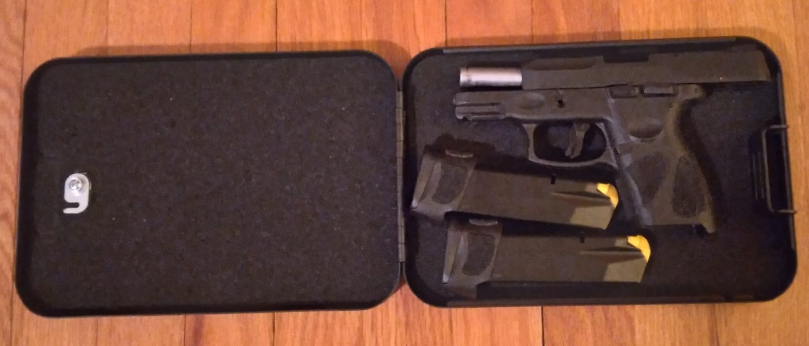 Younion Pistol Safe, Portable Travel Gun Safe, Gun Lock Box, Black customer photo 2