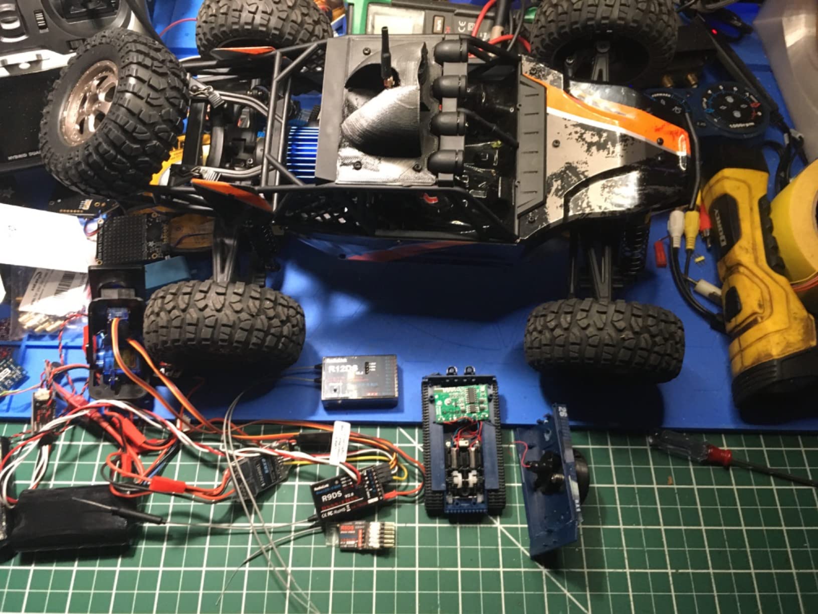 Radiolink AT9S Pro 10/12 Channels RC Transmitter and Receiver R9DS Grey customer photo 2