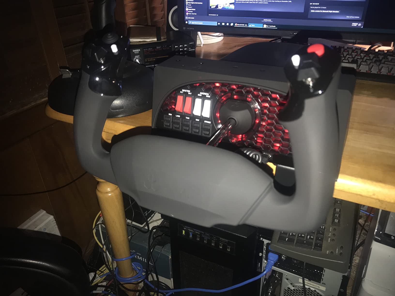 Honeycomb Alpha Flight Controls Yoke & Switch Panel customer photo 1