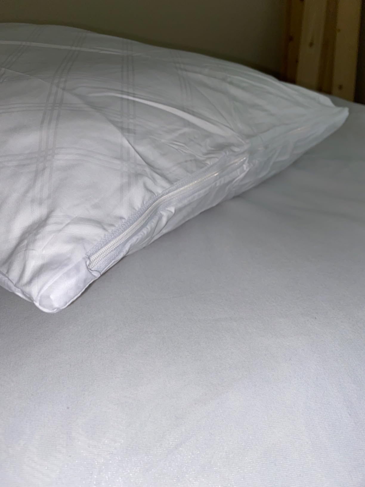 AllerEase Premier Zipper Pillow Protector Standard/Queen 4Pack - Allergy Protection, Temperature Balancing, Soft Fabric, Machine Washable customer photo 1