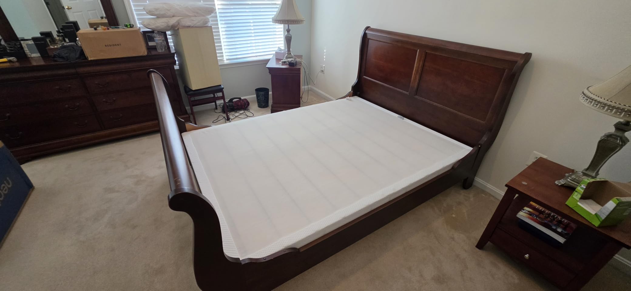 Amazon Basics Sturdy Smart Box Spring Bed Base, 5-Inch Height Mattress Foundation, Strong Support for All Mattress Types, Tool-Free Easy Assembly, Twin, 74