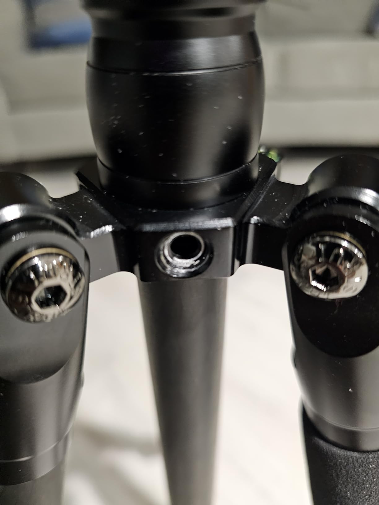 SIRUI Traveler 7C Camera Tripod 65.55 inches Carbon Fiber Arca Tripod with E-10 360° Panorama Ball Head and Arca Swiss Quick Release Plate Load Capacity Up to 17.6lbs, Convertible to Monopod customer photo 2