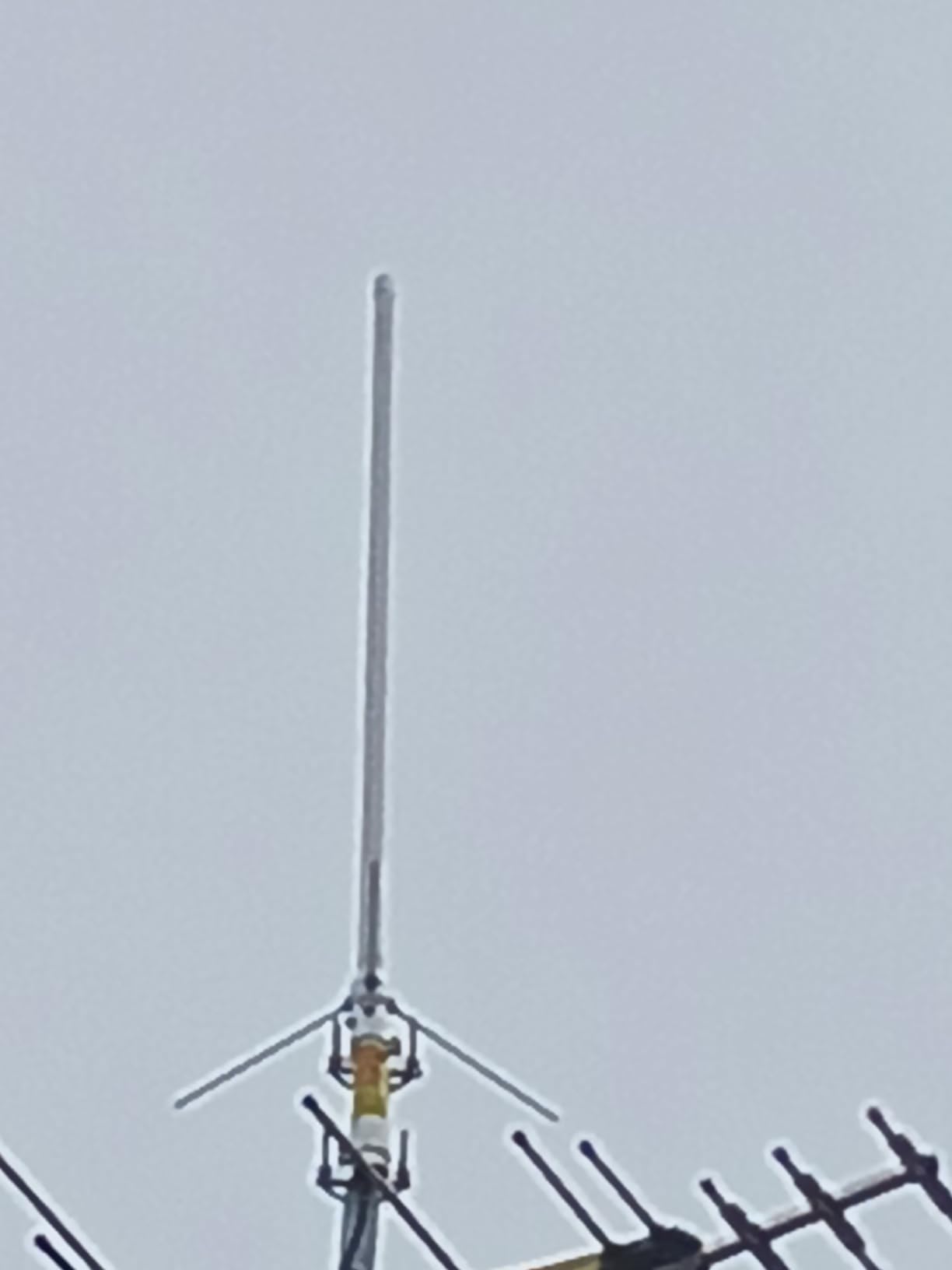 Diamond Antenna X30A Dual-Band Base Repeater Antenna – 2m/70cm High-Gain VHF UHF Antenna with 6.5 dB Gain and Durable Fiberglass Construction for Amateur Radio Base Stations customer photo 2