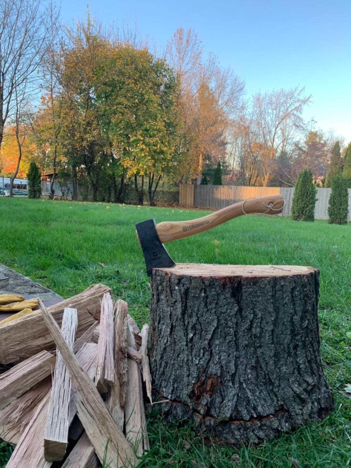 Husqvarna Hatchet, Small Axe with Leather Sheath and Hickory Handle, Ideal Small Hatchet Axe for Camping Gear and Gardening Tools customer photo 1